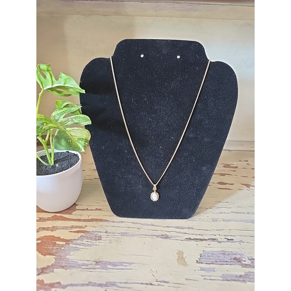 Vintage Gold Tone Petite Oval Faux‎ White Opal Cabochon Pendant Necklace